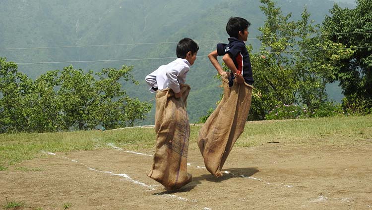 बच्चों के अधिकारों और उज्ज्वल भविष्य का संकल्प : अंतर्राष्ट्रीय बाल दिवस