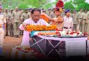 नक्सल मुठभेड़ में शहीद हुए मेहुल भाई को मुख्यमंत्री ने दी श्रद्धांजलि, पार्थिव देह को कंधा देकर दी अंतिम विदाई