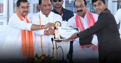 मुख्यमंत्री ने मुंगेली जिला ग्रंथालय में किया नवनिर्मित कक्ष का उद्घाटन, छात्रों को दी प्रेरणादायक सीख