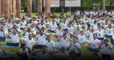 योग दिवस: सरकारी संस्थान में उपस्थिति न देने पर वेतन रोकने की चेतावनी, फिर सफाई