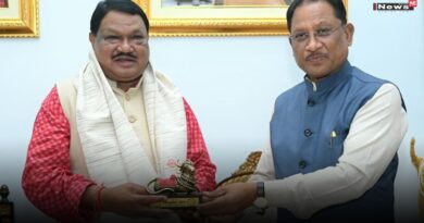 केंद्रीय जनजातीय कार्य मंत्री जुएल ओराम ने की मुख्यमंत्री विष्णुदेव साय से सौजन्य भेंट