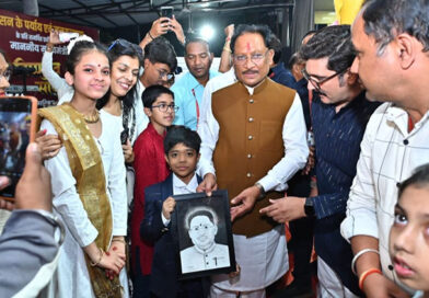 मुख्यमंत्री विष्णु देव साय का जन्मदिन: देर रात तक चला शुभकामनाओं का सिलसिला, बच्चों संग बांटी खुशियां