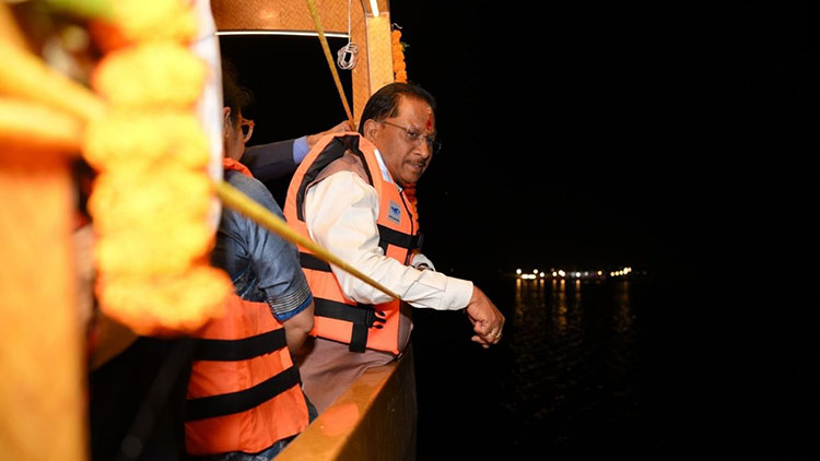 झुमका पर्यटन स्थल में ओपन थिएटर का लोकार्पण, मुख्यमंत्री विष्णुदेव साय ने किया नौका विहार