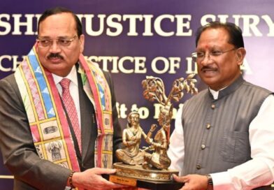 रायपुर में मुख्यमंत्री विष्णु देव साय ने भारत के मुख्य न्यायाधीश सूर्यकांत का किया स्वागत