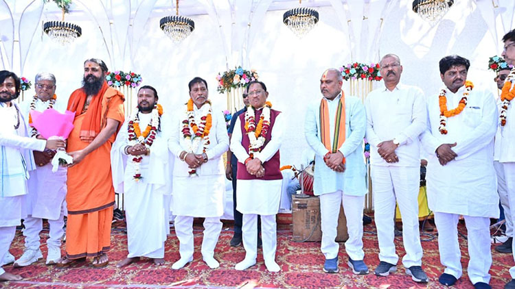 रायपुर से गिरौदपुरी धाम तक विशाल सतनाम सद्भाव पदयात्रा का शुभारंभ