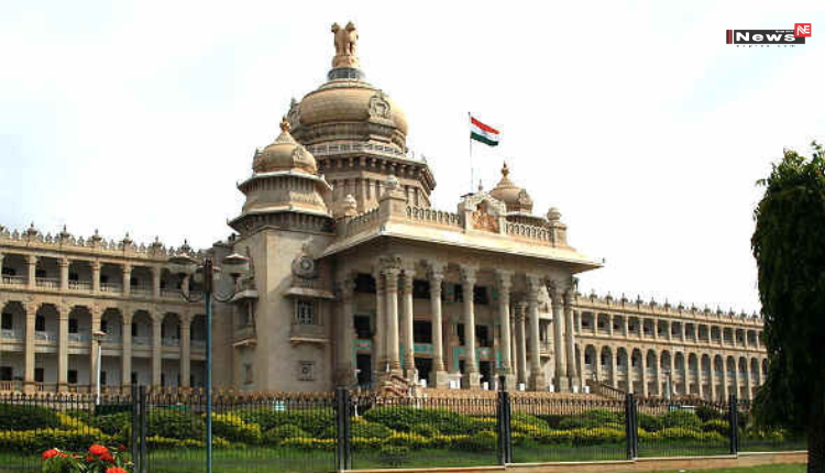 कर्नाटक में सियासी असहजता: भाजपा नेता को दी गई कैबिनेट रैंक वापस, सरकार पर उठे सवाल