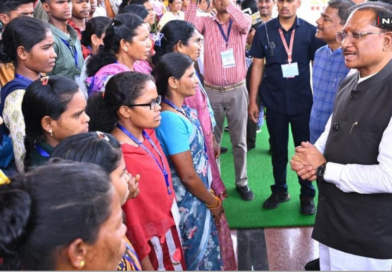 रायपुर: 140 पूर्व नक्सलियों ने मुख्यमंत्री से मिलकर मुख्यधारा में लौटने का जताया विश्वास