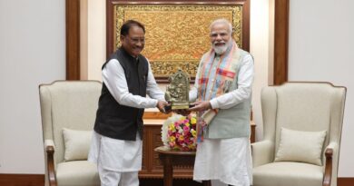 मुख्यमंत्री विष्णुदेव साय ने प्रधानमंत्री नरेंद्र मोदी को सौंपा बस्तर के समग्र विकास का ब्लूप्रिंट