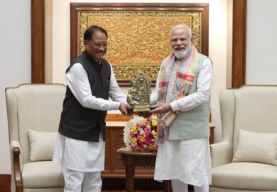 मुख्यमंत्री विष्णुदेव साय ने प्रधानमंत्री नरेंद्र मोदी को सौंपा बस्तर के समग्र विकास का ब्लूप्रिंट