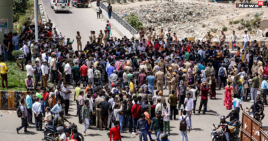 नोएडा में मजदूरों का वेतन बढ़ाने को लेकर प्रदर्शन, कई इलाकों में बवाल और ट्रैफिक जाम