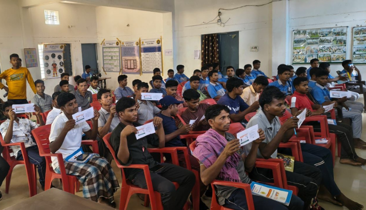 पुनर्वासित युवाओं को मिली नई दिशा: स्वास्थ्य सुरक्षा और योजनाओं से जोड़ने की पहल तेज